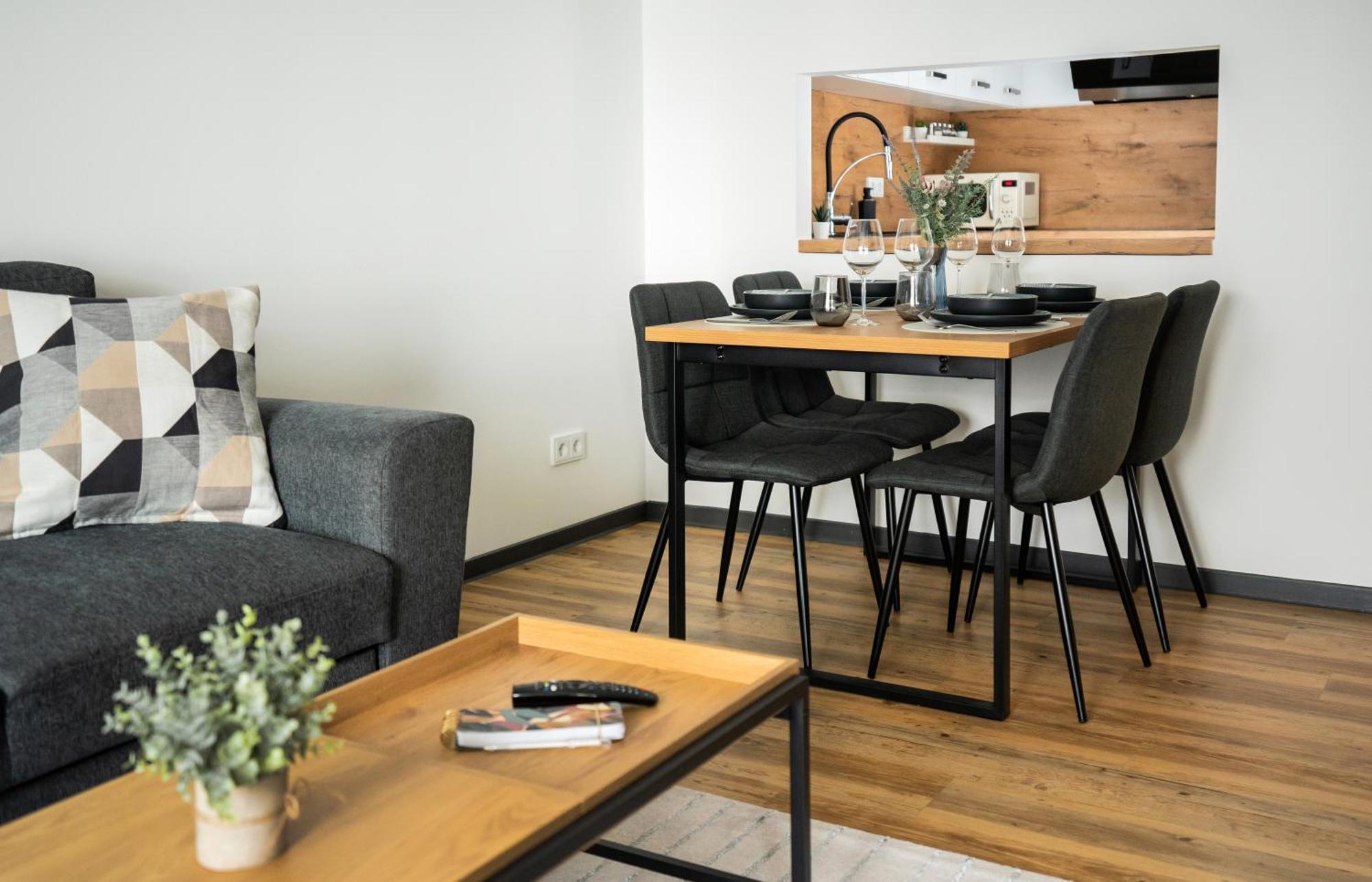 Reitz - Apartment I Zentrale Lage I Stellplatz I 55Qm I 2 Zimmer I Kueche I Bad I Terrasse Bad Hersfeld Exterior foto
