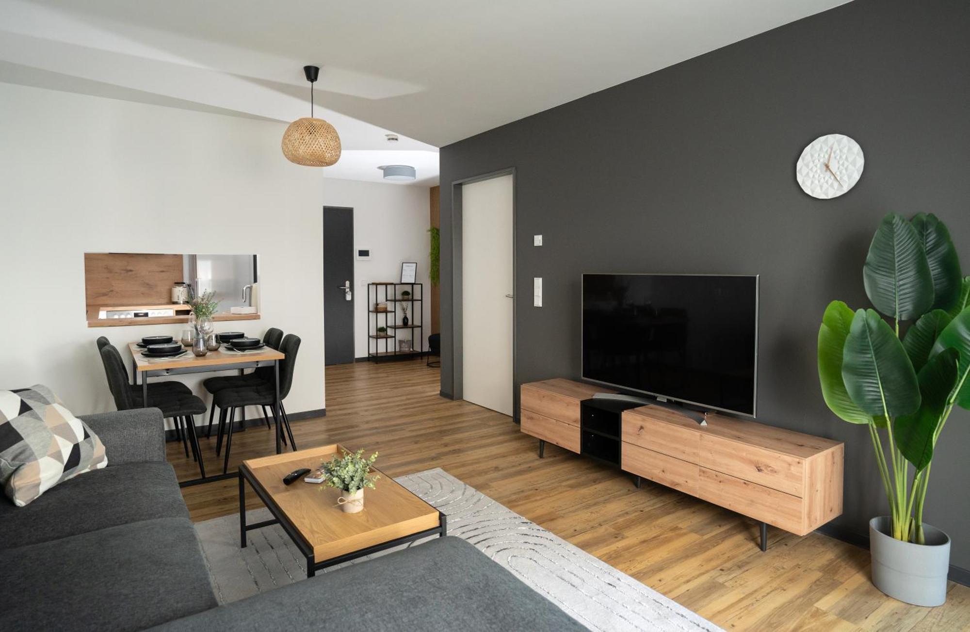 Reitz - Apartment I Zentrale Lage I Stellplatz I 55Qm I 2 Zimmer I Kueche I Bad I Terrasse Bad Hersfeld Exterior foto