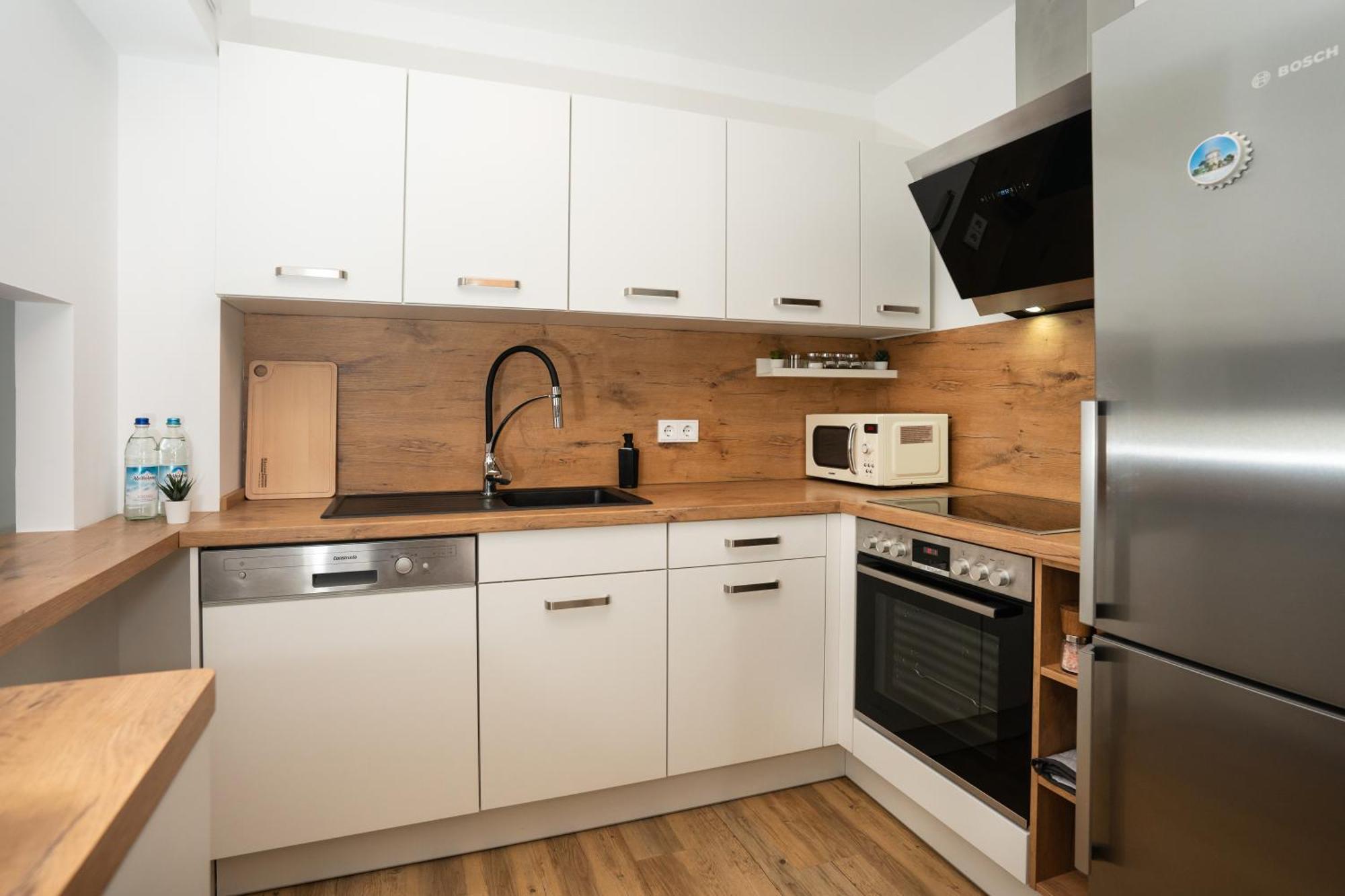 Reitz - Apartment I Zentrale Lage I Stellplatz I 55Qm I 2 Zimmer I Kueche I Bad I Terrasse Bad Hersfeld Exterior foto